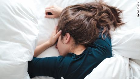 People with migraines get less REM sleep, 연구 결과 
