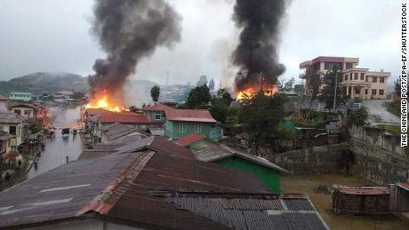 Myanmar town near India border sees exodus as thousands flee fighting