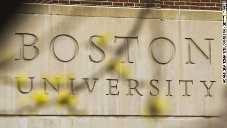Università di Boston&#39;s largest fraternity suspended as it faces a sexual assault investigation