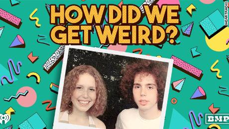 وینیسا بائر کا نیا پوڈ کاسٹ "ہم کیسے عجیب ہو گئے؟"