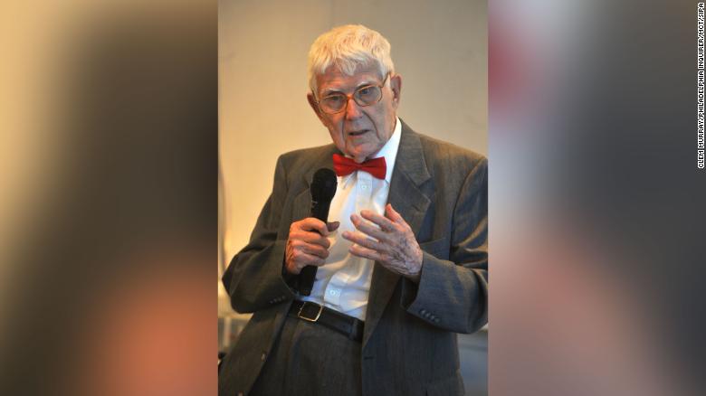 Dr. Aaron Beck, pionero de la terapia cognitivo-conductual, muere edad 100