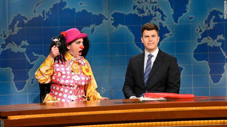 I still can't stop watching Cecily Strong's clown sketch