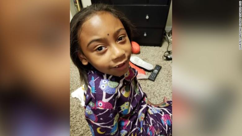 10-한 살짜리 유타 흑인과 자폐증 학생이 교육구에 대한 DOJ의 신랄한 보고서 몇 주 후 자살로 사망