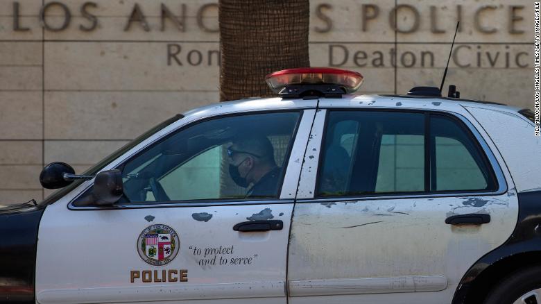 Los Angeles is seeing a trend of 'follow-home' robberies targeting people based on their cars and jewelry, dice la polizia