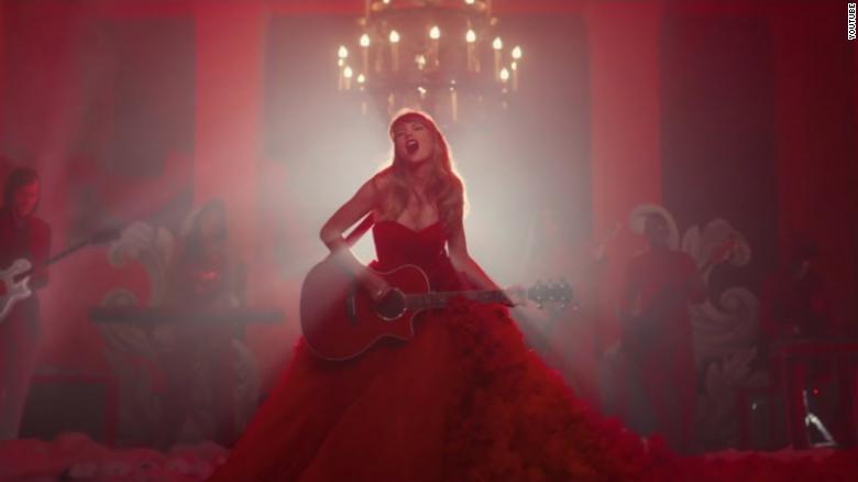 Taylor Swift annuncia un nuovo video musicale a sorpresa