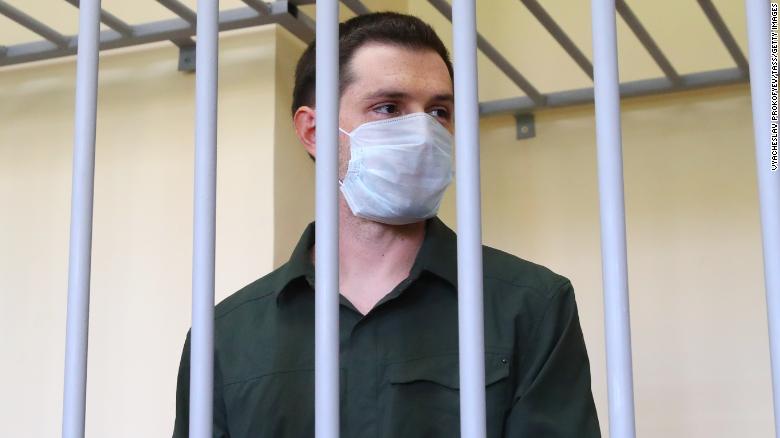 在俄罗斯被判入狱的美国公民特雷弗·里德结束绝食抗议 6 天