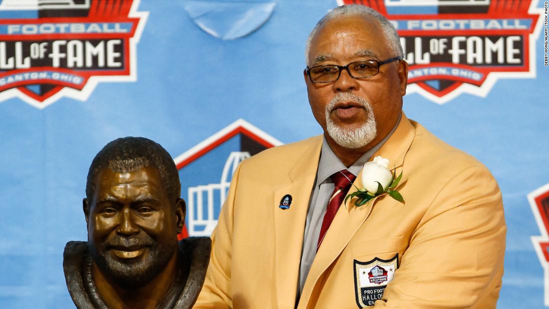 Hall of Fame football player &lt;a href =&quot;https://www.cnn.com/2021/11/27/sport/nfl-curley-culp-dies/index.html&quot; 目标=&quot;_空白&amp报价t;&gt;Curley Culp&ltp;lt;/一个gtmp;gt; died on November 27, 根据他家人的一份声明. 他是 75. The 14-year NFL veteran was inducted into the Hall of Fame in 2013.