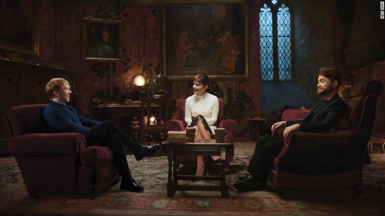 Daniel Radcliffe, Rupert Grint and Emma Watson reunite in photo from 'Harry Potter' anniversary special
