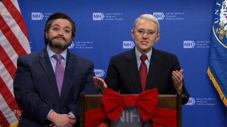 Kate McKinnon returns to &#39;SNL&#39; 박사로서. Anthony Fauci with a holiday pandemic message