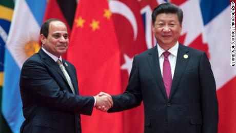 Egyptian President Abdel Fattah al-Sisi being welcomed by Chinese President Xi Jinping at the G20 summit in Hangzhou, porcelana, 4 septiembre 2016. 