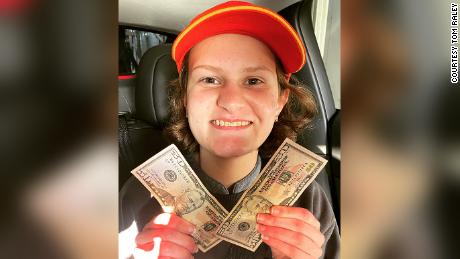 Sydney Raley was rewarded $  100 from two Edina Police Department officers.