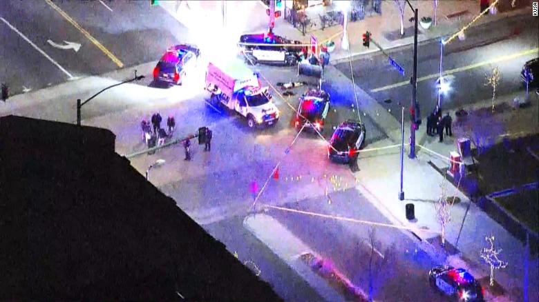 Cuatro muertos y otros disparados, incluyendo un oficial, en tiroteos en múltiples ubicaciones en el área de Denver