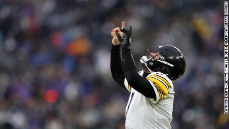 Ben Roethlisberger celebrates a touchdown during the fourth quarter against the Baltimore Ravens.