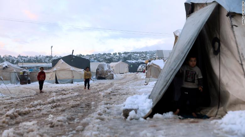 シリアで気温が急降下したため、3人の子供が死亡した, レバノンとヨルダン