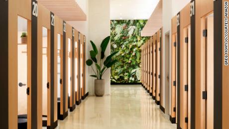 Amazon hopes to draw shoppers with &quot;reimagined&quot; fitting rooms.