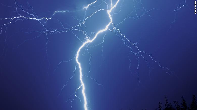 How coronavirus lockdowns may have led to less lightning in 2020