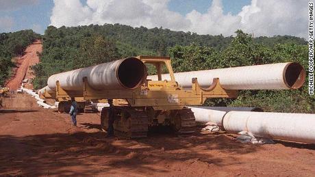 Workers in November 1996 building the natural gas pipeline from the Yadana field to the Thai border.