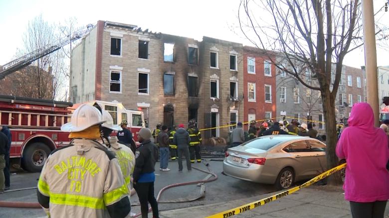3 メリーランド州の消防士が死亡, 1 部分的な建物崩壊後の深刻な状態