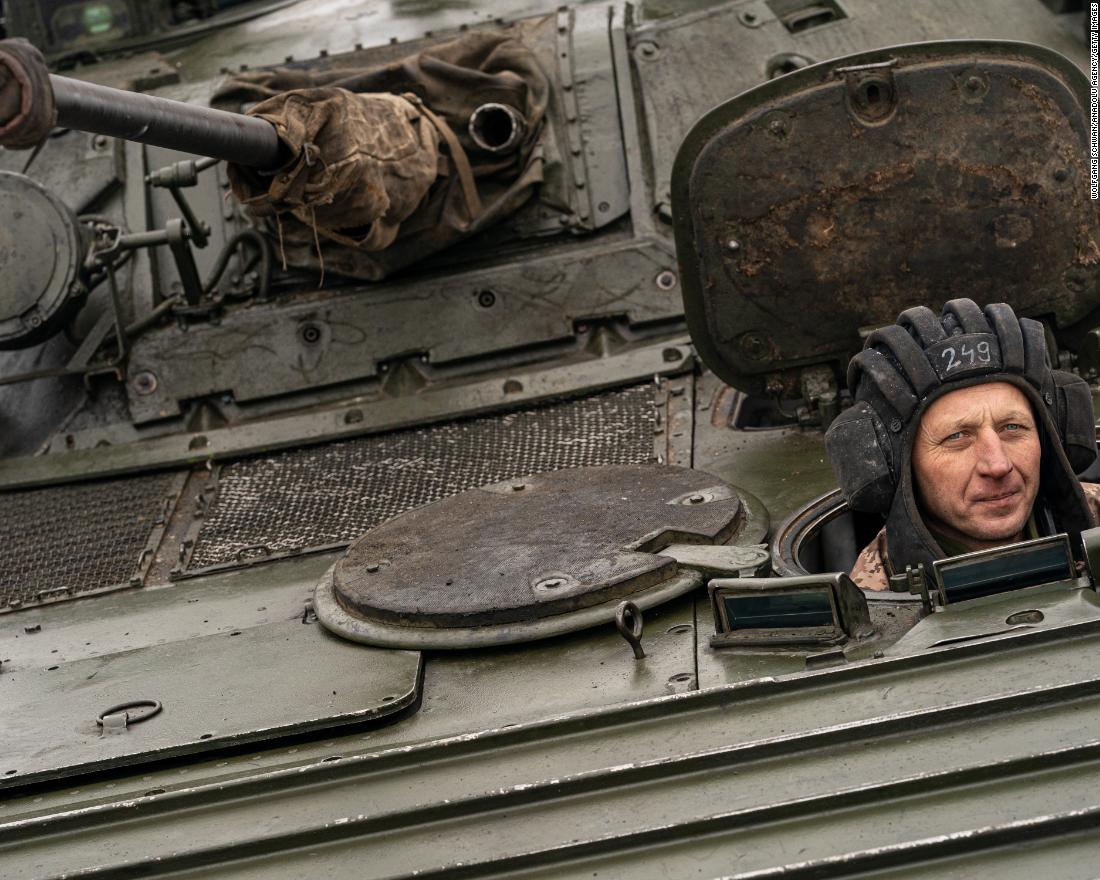 Ukrainian servicemen of the Mechanized Brigade drive vehicles at an undisclosed location in the Luhansk Region, Ucraina, a gennaio 25.