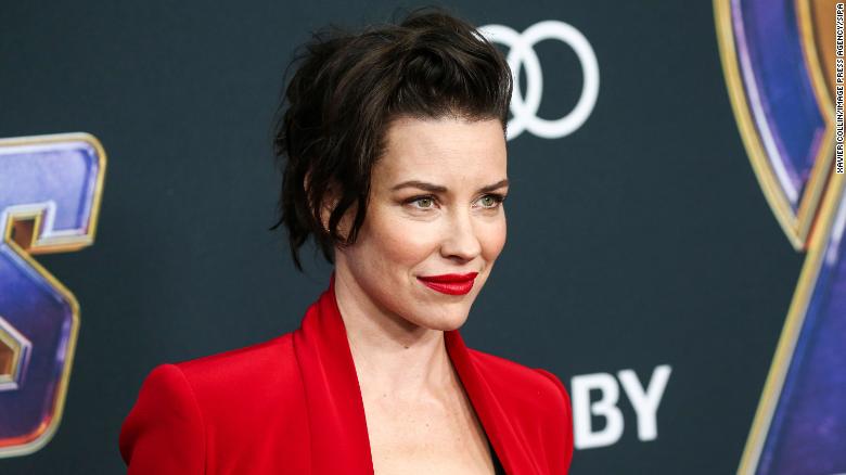 Evangeline Lilly says she attended the anti-vaccine mandate rally where Robert F. Kennedy Jr. [object Window]