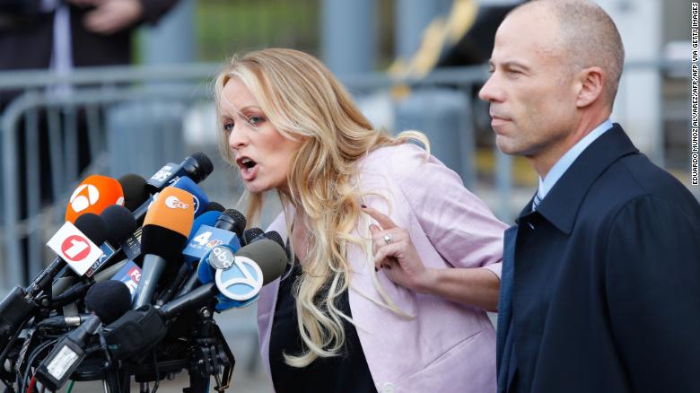 Michael Avenatti gevonnis tot 4 years for stealing nearly $  300K from Stormy Daniels