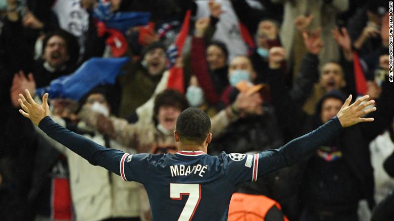 Kylian Mbappe scores last-gasp winner against Real Madrid after Lionel Messi misses penalty for PSG
