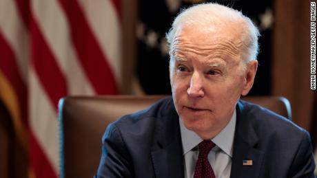 US officials say Biden administration is sharing intelligence with Ukraine at a &#39;frenetic&#39; pace after Republicans criticize efforts