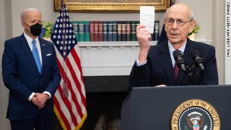 Breyer makes it official: 彼&#39;s leaving the Supreme Court on Thursday at noon