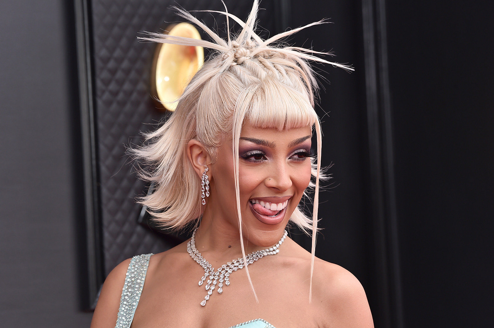 Doja Cat stuns at Grammys red carpet in dreamy Versace gown - CNN Style