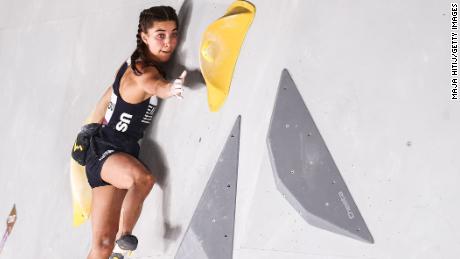 Sport climbing debuted at the 2020 Olimpiadi di Tokyo, held in 2021. Qui&#39;s US athlete Brooke Raboutou. 
