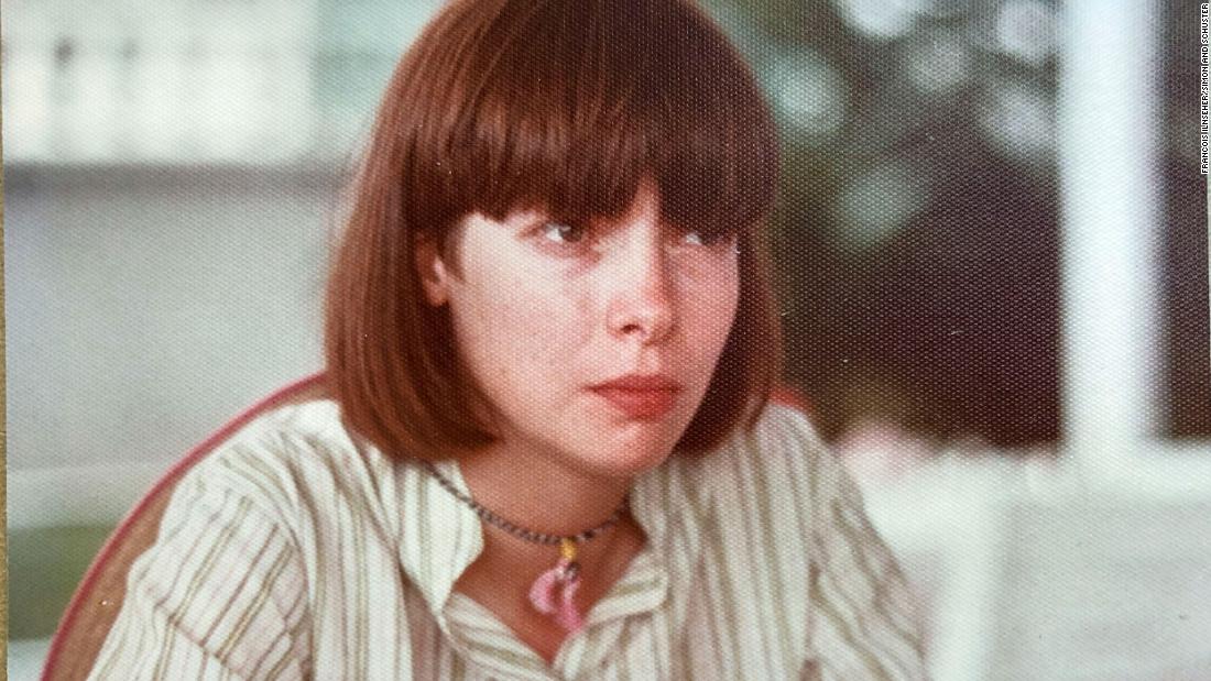 Anna Wintour biography: 'Anna' reveals an unseen side of fashion's most  influential figure - CNN Style