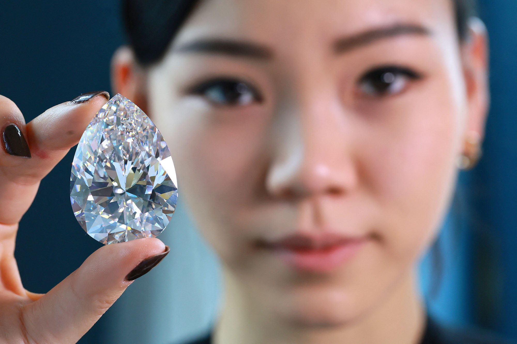 Verdorde spoel Factuur The Rock', a record-setting white diamond, goes up for auction - CNN Style