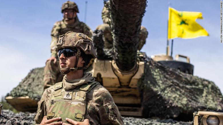 US likely to keep 100,000 troops in Europe for foreseeable future in face of Russian threat, Amerikaanse amptenare sê