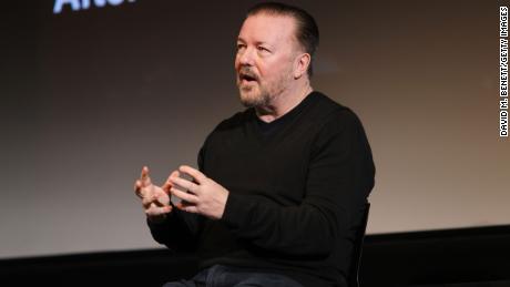 Ricky Gervais speaks onstage at the season three premiere of Netflix&#39;s &quot;アフターラquot��&quot; at the BFI Southbank on January 6 ロンドンで. 