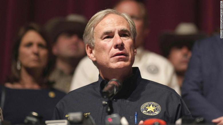 Texas governor citing Chicago violence was a 'racist' deflection, リーダーと専門家は言う