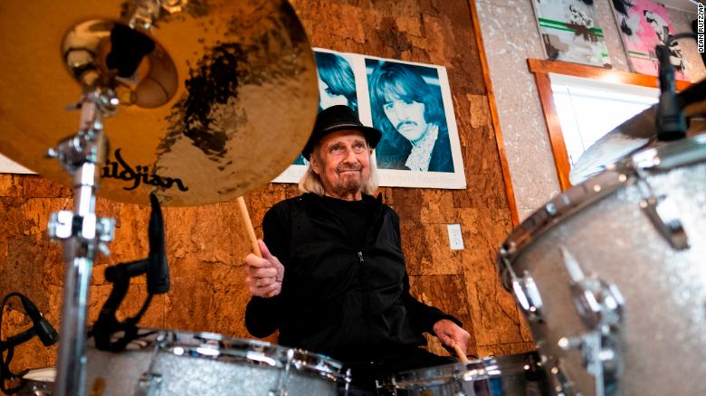 Alan White, Yes and Plastic Ono Band drummer, dood by 72