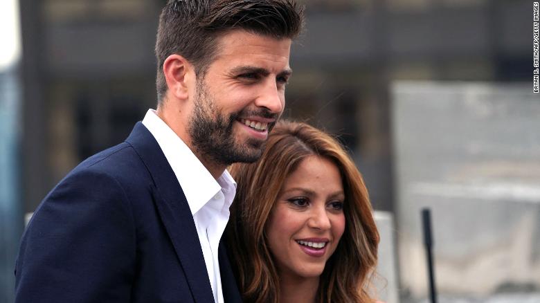 Shakira and footballer Gerard Piqué announce split after 12 年份