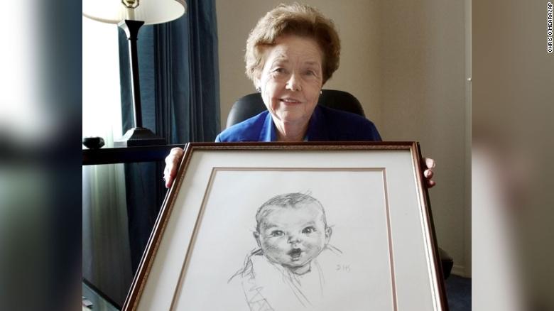 Oorspronklike Gerber Baby Ann Turner Cook, the familiar face on thousands of baby products, sterf by 95