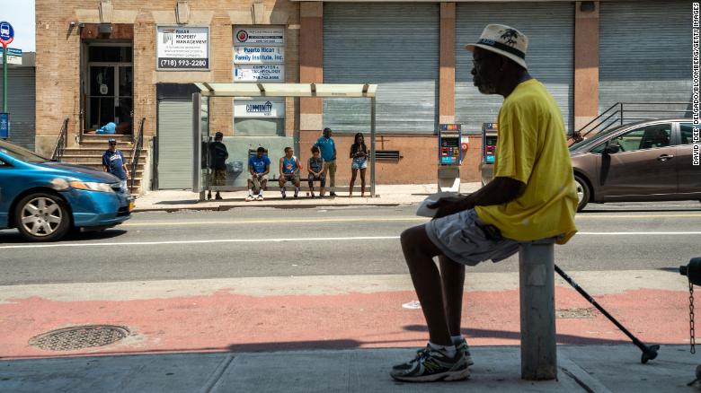 在纽约市，黑人比白人更容易死于热应激, 报告说