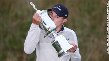 BROOKLINE, MASSACHUSETTS - JUNE 19: Matt Fitzpatrick of England kisses the U.S. Open Championship trophy after winning during the final round of the 122nd U.S. Open Championship at The Country Club on June 19, 2022 in Brookline, Massachusetts. (Photo by Warren Little/Getty Images)
