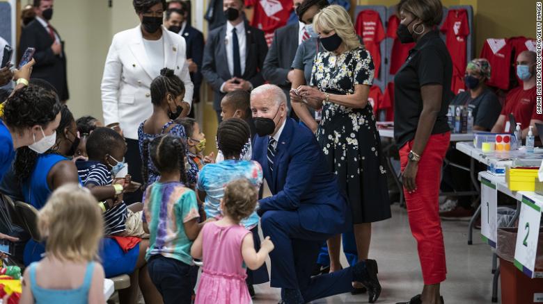 Biden celebrates US Covid-19 vaccine rollout for kids under 5 岁