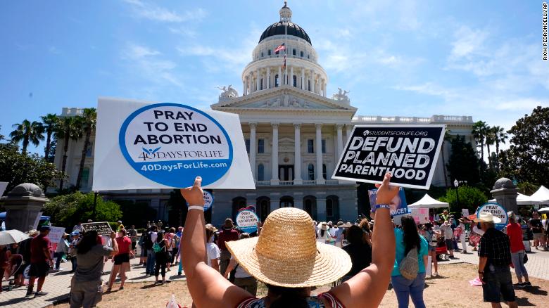 カリフォルニア州議会は中絶提供者と患者を民事訴訟から保護する法案を可決しました
