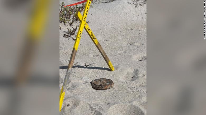 疑わしい地雷がフロリダのビーチから削除されました