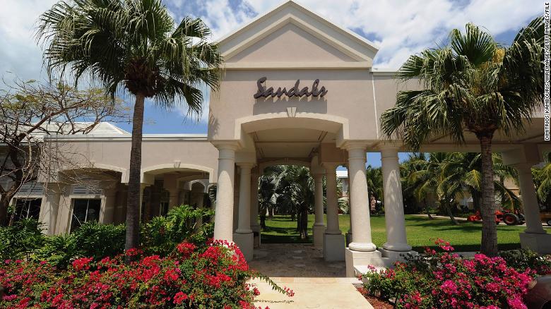 3 Americans found dead at a Sandals in the Bahamas last month died due to carbon monoxide poisoning, 警察说