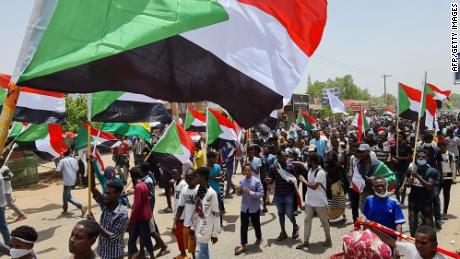 Sudanese anti-coup protesters take part in a demonstration against military rule in the Khartoum Bahri (北) twin city of the Sudanese capital on June 30, 2022.