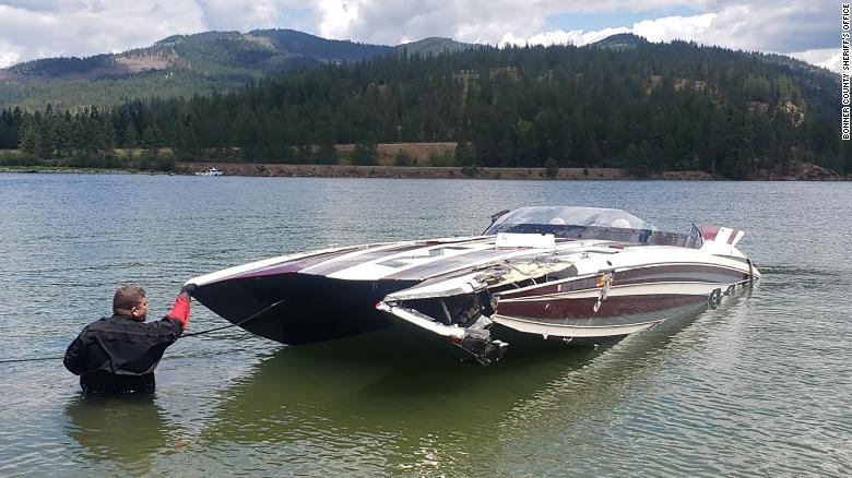 4 dead after boat capsizes in an Idaho river