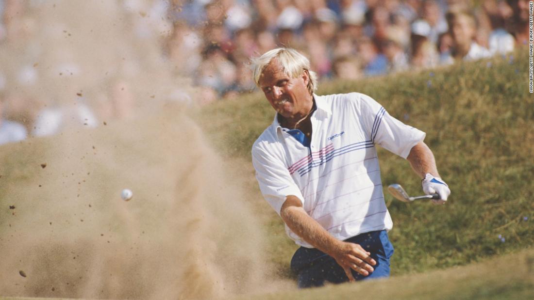 &lt;strong&gt;그렉 &quot;The Shark&quot; Norman flounders in the beach, 1989 --&lt강한ng&gt; The Aussie known as &quot;The Shark&quot; was on blistering form on the final day &lt;a href =&quot;https://edge.twinspires.com/golf/the-biggest-meltdowns-in-british-open-history/&quot; target =&quot;_공백&a인용uot;&gt;at Royal Troon in 19lt&lt;gt��&gt;. Starting Sunday seven shots behind American Mark Calcavecchia, Norman stormed to parity with a course-record score of 64 to force a three-way, four-hole playoff. Two birdies and a bogey in the first three holes put Norman in contention. Then everything unraveled: the Australian found a bunker off the tee, then another bunker with his second shot. His ball went out of bounds with his third and that was that. 