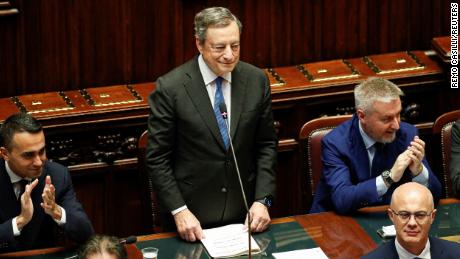 Italia&#39;s president dissolves parliament, triggering snap election following Draghi&#39;s resignation