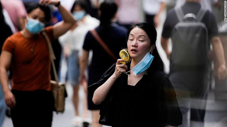 中国发布近来最高高温警报 70 本月第二次热浪中的城市