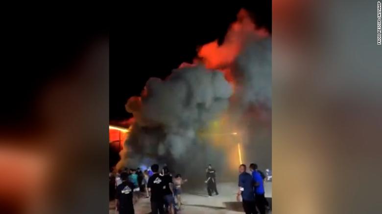 少なくとも 13 殺された, dozens injured as fire engulfs Thai nightclub